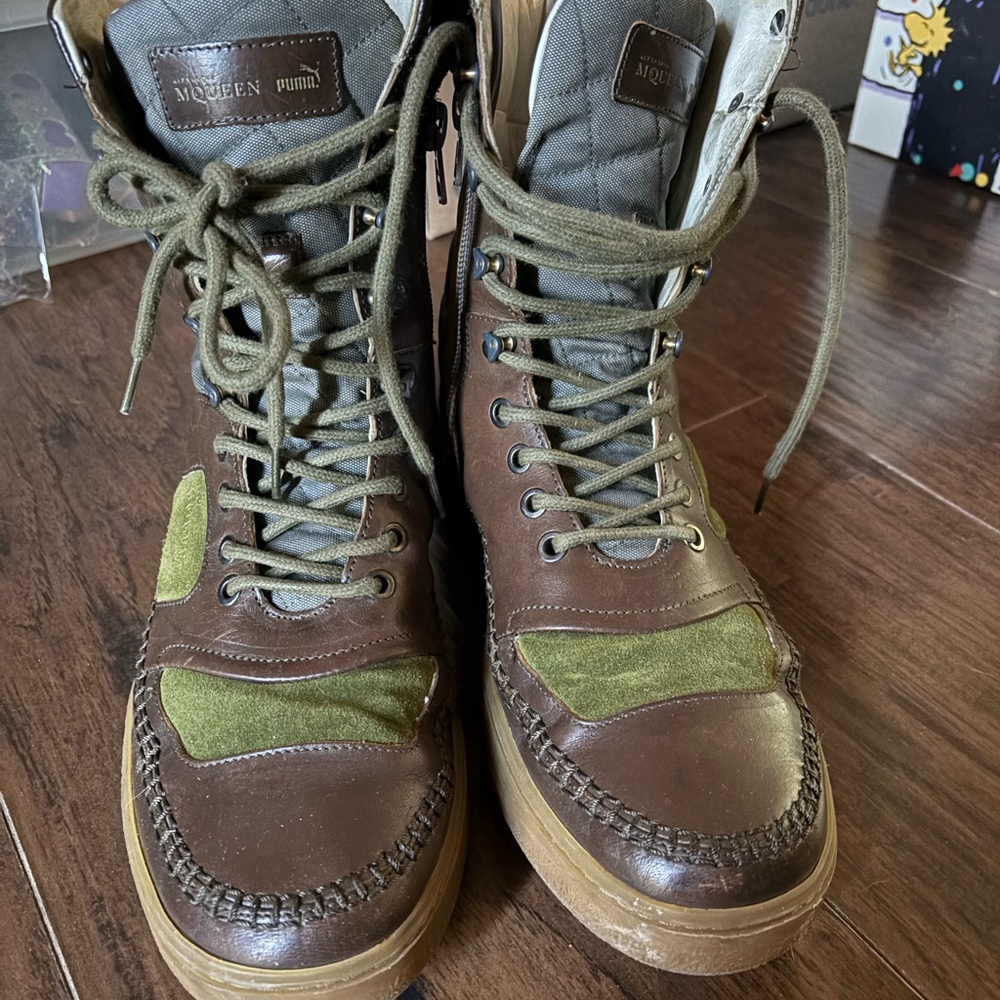 Alexander McQueen Men's Green and Brown Lace-Up Boots